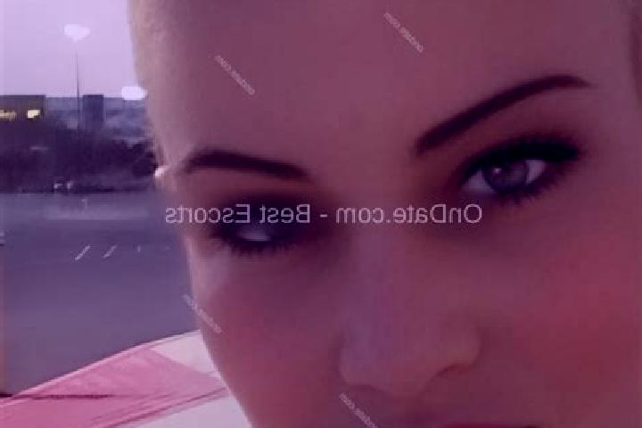 Hazel, 34 — Escort in Dasice, Czech Republic