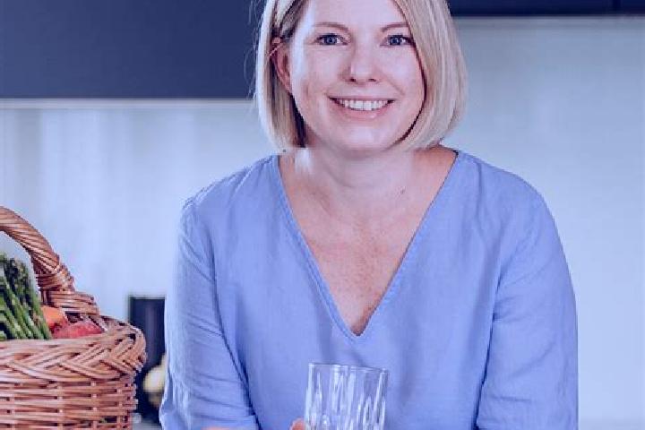 Hazel, 34 — Escort in Saubach, Germany