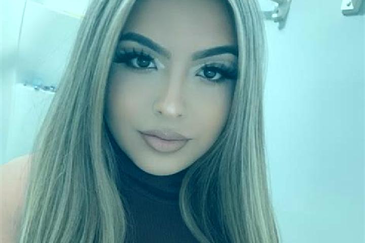 Hazel, 35, a blonde amber-eyed latina companion based in Cuaxinca. Offering A-Level, Party Girl, Fetish. Available for incall and outcall, day and evening da...