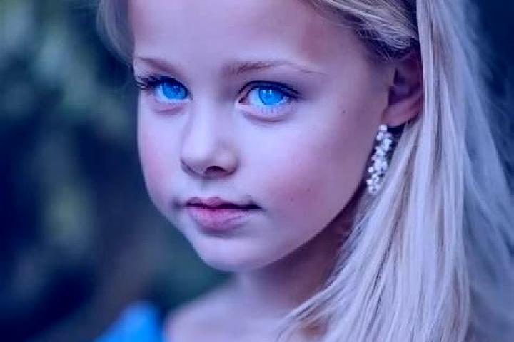 Hazel, 35, a blonde blue-eyed mixed companion based in Neoi Poroi. Offering CIM, Fetish, A-Level, Roleplay. Available for incall and outcall, overnight booki...