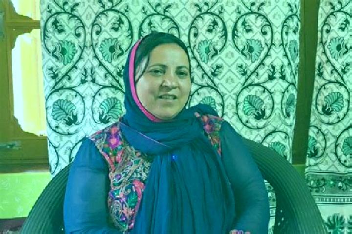 Hazel, 35 — Escort in Dooru Verinag, India