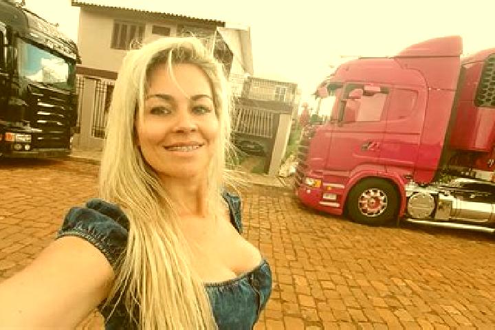 Hazel, 35 — Escort in Orobo, Brazil