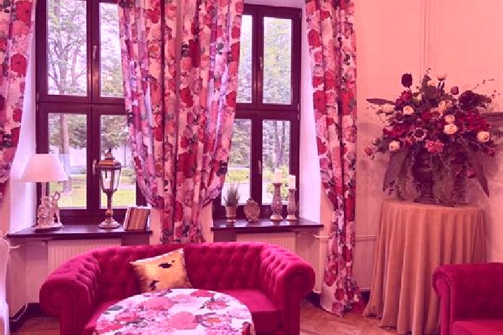 Hazel, 35 — Escort in Tarnobrzeg, Poland