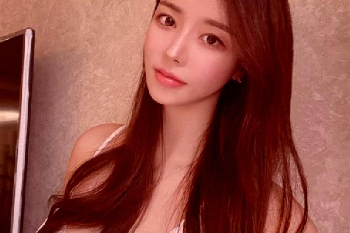Hazel, 35 — Escort in Weiyanggong, China