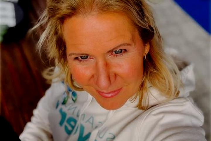 Hazel, 35 — Escort in Zolling, Germany