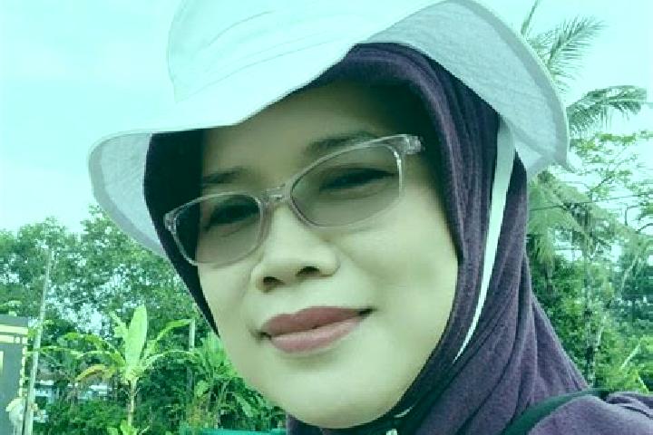 Hazel, 36 — Escort in Karangmangu, Indonesia