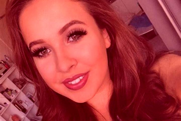 Hazel, 37, a brunette amber-eyed indian companion based in Fayetteville. Offering Striptease, Deep French Kissing, Domination. Available for incall and outca...