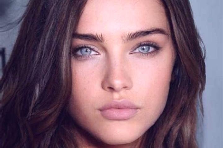 Hazel, 37, a brunette blue-eyed middle eastern companion based in Muellheim-Feldberg. Offering Prostate Massage, Deep French Kissing, Couples, Domination, CI...