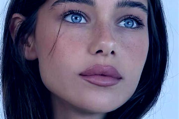 Hazel, 37, a brunette brown-eyed asian companion based in Riccione. Offering Striptease, Massage, GFE, Couples. Available for incall and outcall, overnight b...