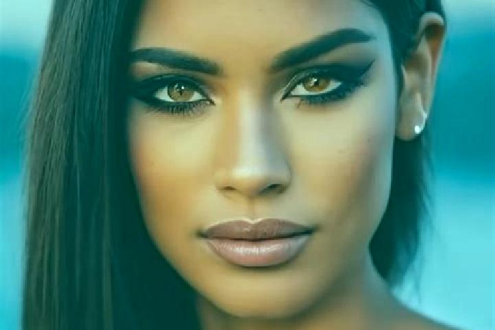 Hazel, 37, a brunette dark-eyed latina companion based in Xinbao. Offering Striptease, Deep French Kissing, Prostate Massage, Girlfriend Experience. Availabl...