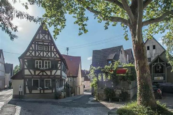 Hazel, 37 — Escort in Benningen am Neckar, Germany