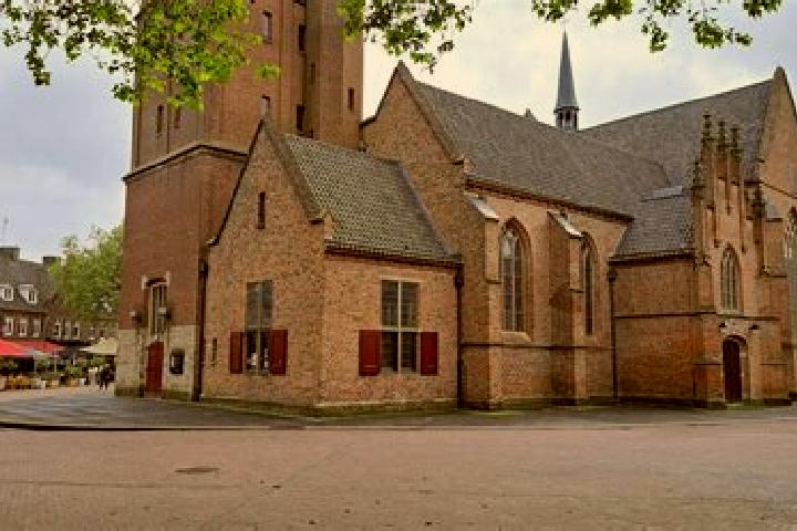 Hazel, 37 — Escort in Groot-Gelmen, Belgium