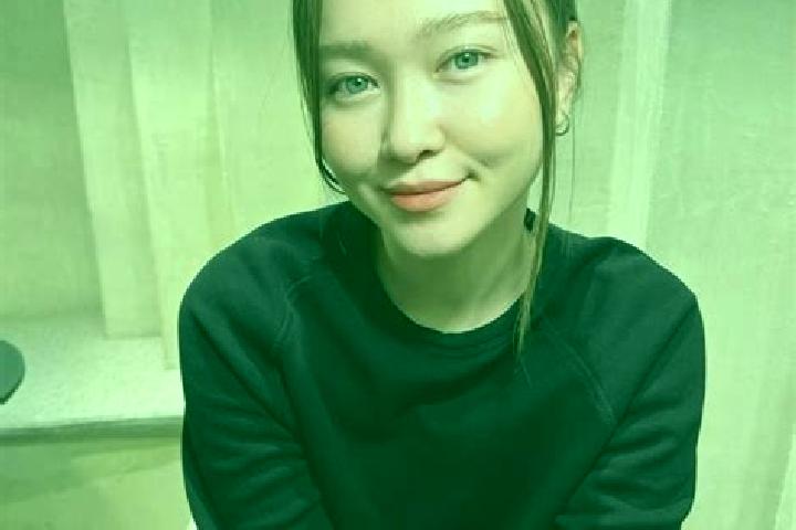 Hazel, 38, a auburn blue-eyed asian companion based in Pingli. Offering Party Girl, BDSM, Massage, Dinner Date. Available for incall and outcall, overnight b...