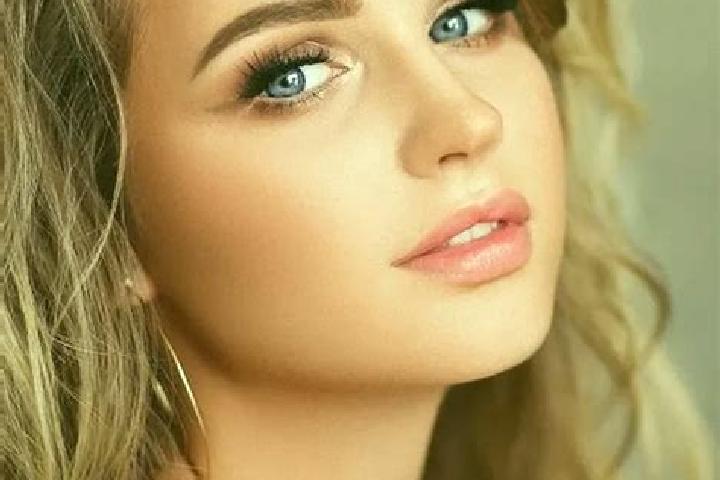 Hazel, 38, a dark blonde blue-eyed middle eastern companion based in Kehrsatz. Offering A-Level, CIM, Couples, Duos. Available for incall and outcall, overni...