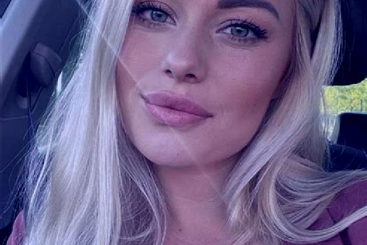 Hazel, 38, a dark blonde hazel-eyed mixed companion based in Myaksa. Offering Dinner Date, Travel Companion, Duos, Massage, BDSM. Available for incall and ou...