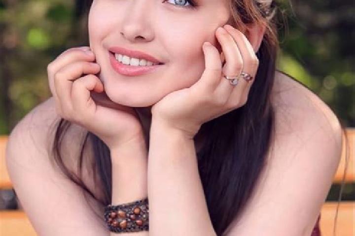 Hazel, 38, a red blue-eyed asian companion based in Nyinmo. Offering Tantra, A-Level, 69, GFE. Available for incall and outcall, day and evening dates.