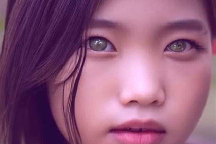 Hazel, 38, a red green-eyed asian companion based in Hornepayne. Offering Erotic Massage, GFE, CIM. Available for incall and outcall, day and evening dates.
