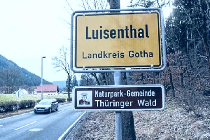 Hazel, 38 — Escort in Luisenthal, Germany