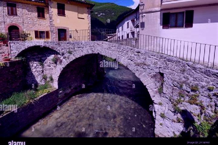 Hazel, 38 — Escort in Pioraco, Italy