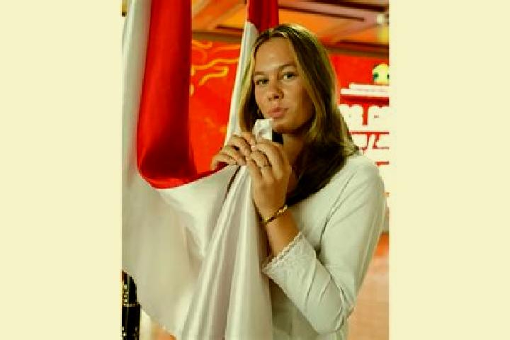 Hazel, 38 — Escort in Tembol, Indonesia