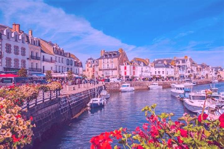 Hazel, 39 — Escort in Le Croisic, France