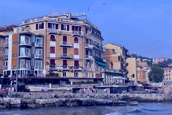 Hazel, 39 — Escort in Rapallo, Italy