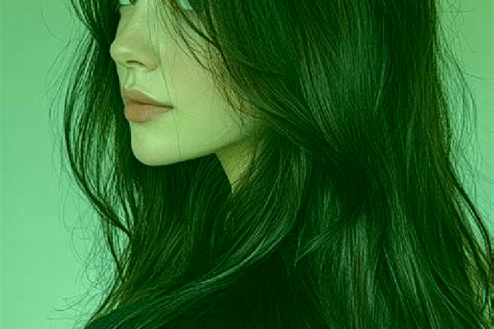 Iris, 20, a auburn brown-eyed mediterranean companion based in Kingston. Offering Tantra, Massage, Girlfriend Experience, BDSM. Available for incall and outc...