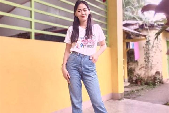 Iris, 20 — Escort in Lumbog, Philippines
