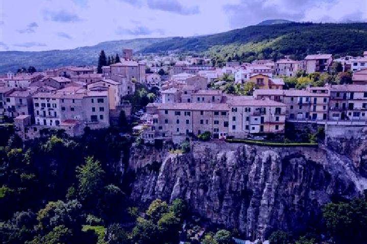 Iris, 20 — Escort in Santa Fiora, Italy