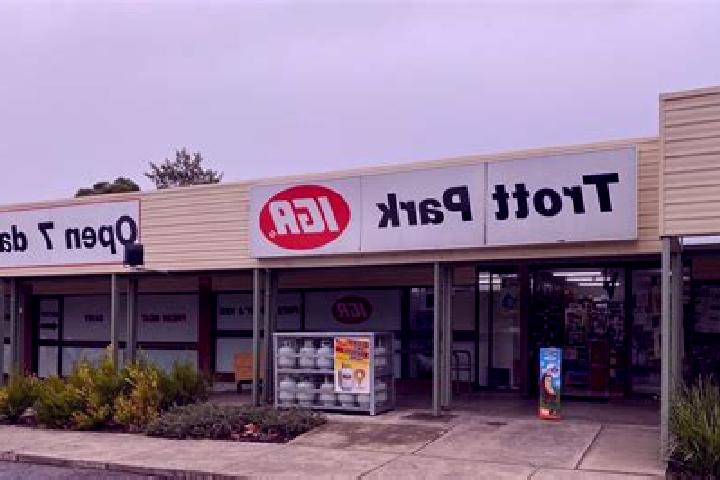 Iris, 20 — Escort in Trott Park, Australia