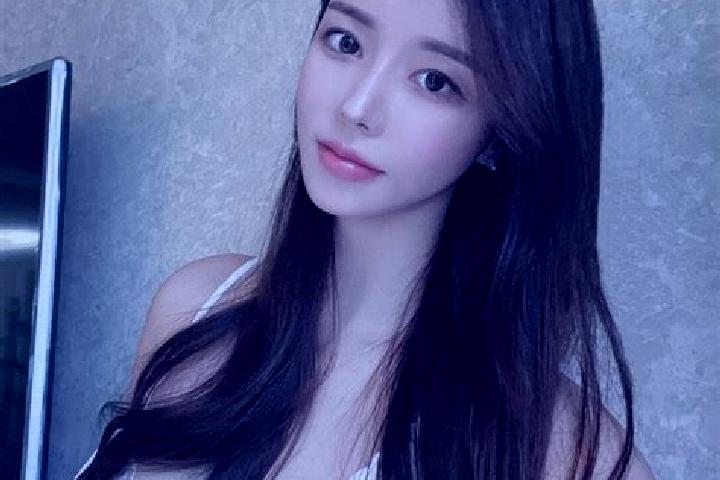 Iris, 20 — Escort in Xiaobailou, China