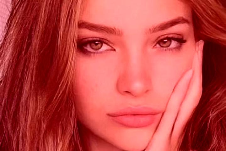 Iris, 21, a auburn hazel-eyed slavic companion based in Palenzuela. Offering Erotic Massage, Massage, Girlfriend Experience, Party Girl. Available for incall...