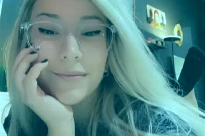 Iris, 21, a blonde amber-eyed indian companion based in Puente del Congosto. Offering Party Girl, OWO, Dinner Date. Available for incall and outcall, overnig...