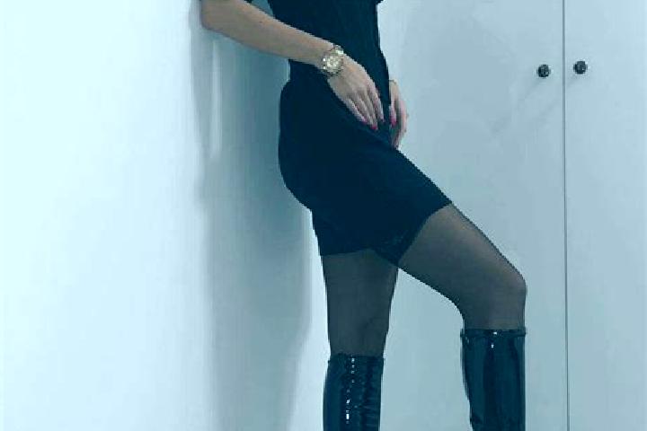 Iris, 21, a blonde dark-eyed ebony companion based in South Apopka. Offering Deep French Kissing, A-Level, Domination, Tantra. Available for incall and outca...