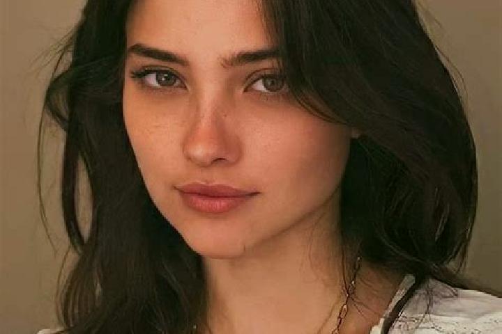 Iris, 21, a brunette brown-eyed indian companion based in Laage. Offering Couples, Girlfriend Experience, A-Level, 69. Available for incall and outcall, day ...