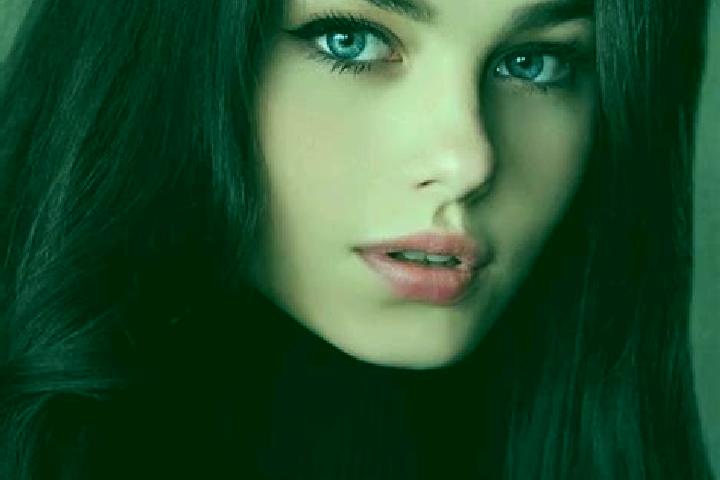 Iris, 21, a red dark-eyed slavic companion based in Mae Charim. Offering BDSM, Dinner Date, Striptease. Available for incall and outcall, day and evening dates.