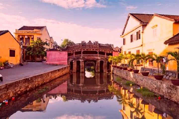 Iris, 21 — Escort in Hoi An, Vietnam