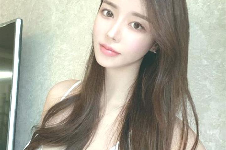 Iris, 21 — Escort in Nandianzi, China