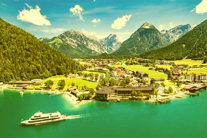 Iris, 21 — Escort in Pertisau, Austria