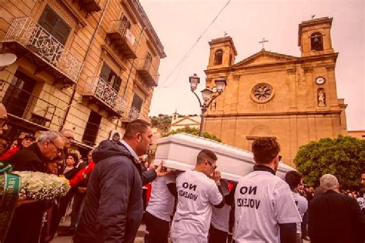 Iris, 21 — Escort in San Marzano di San Giuseppe, Italy