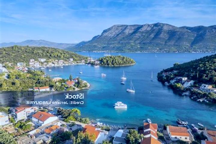 Iris, 21 — Escort in Zrnovo, Croatia