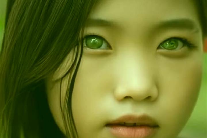 Iris, 22, a black green-eyed asian companion based in Pereiro. Offering GFE, BDSM. Available for incall and outcall, day and evening dates.