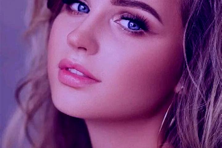 Iris, 22, a dark blonde blue-eyed indian companion based in Villa Nicolas Bravo. Offering CIM, Striptease, Deep French Kissing. Available for incall and outc...