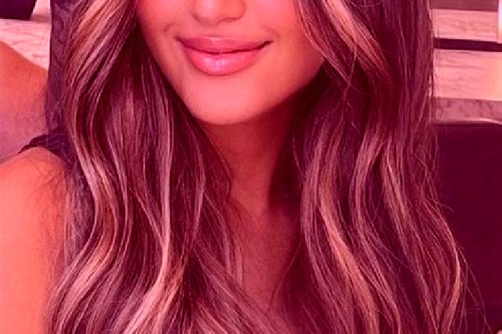 Iris, 22, a dark blonde brown-eyed caribbean companion based in Khondab. Offering Dinner Date, GFE, Girlfriend Experience, OWO, Roleplay. Available for incal...