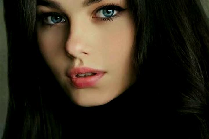 Iris, 22, a red dark-eyed caucasian companion based in Ranon. Offering Girlfriend Experience, Party Girl, Striptease. Available for incall and outcall, day a...