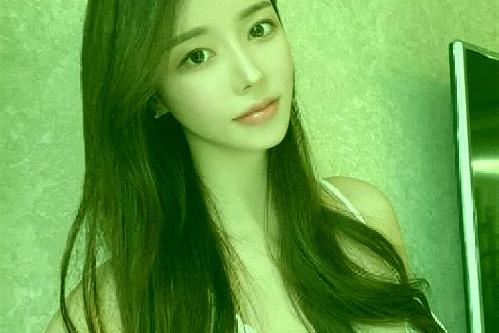 Iris, 22 — Escort in Muxihe, China