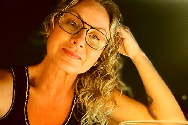 Iris, 22 — Escort in Tars, Denmark