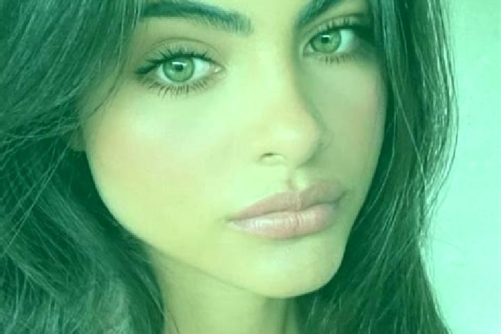 Iris, 23, a auburn dark-eyed european companion based in Airbuaya. Offering Duos, Girlfriend Experience, GFE, Roleplay, Prostate Massage. Available for incal...