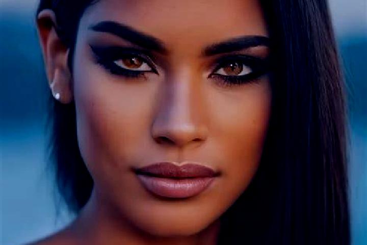 Iris, 23, a black brown-eyed latina companion based in Kanigoro. Offering Striptease, GFE, Fetish. Available for incall and outcall, overnight bookings avail...