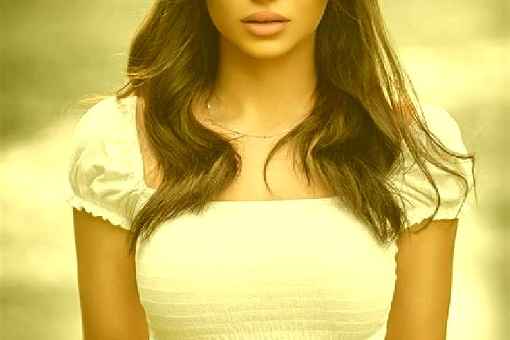 Iris, 23, a brunette brown-eyed indian companion based in Luingne. Offering Massage, CIM, Party Girl. Available for incall and outcall, day and evening dates.